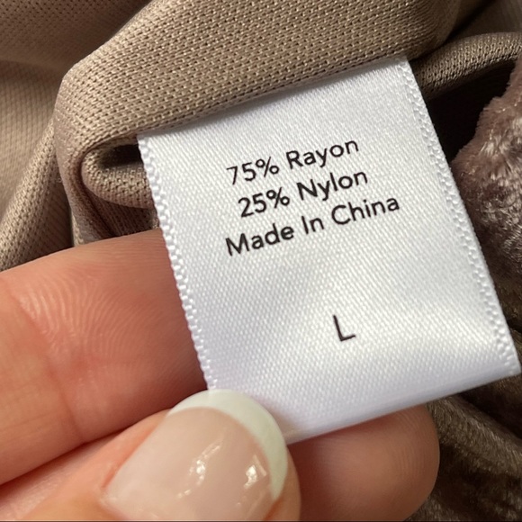 Anthropologie Tina Jo mauve lilac velvet pull on straight leg pants size large - Picture 7 of 9